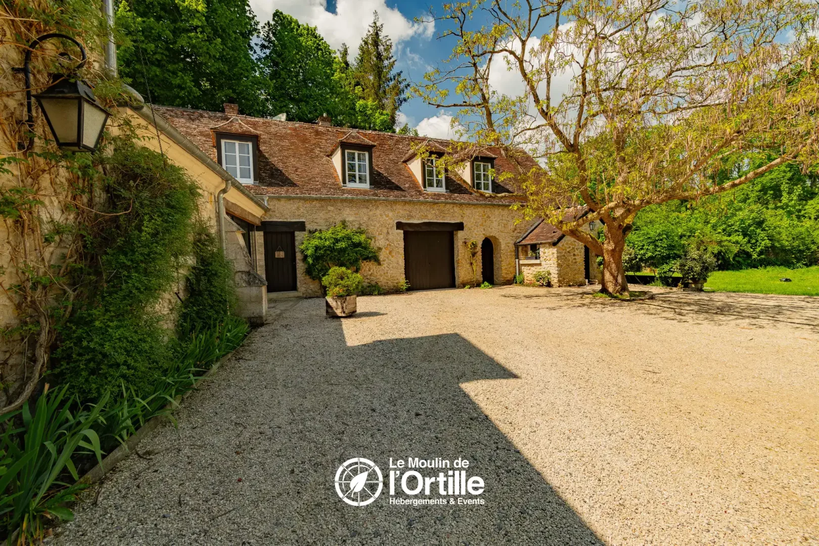 reservation hebergement insolite domaine foret compiegne oise booking moulin ortille photo (16)