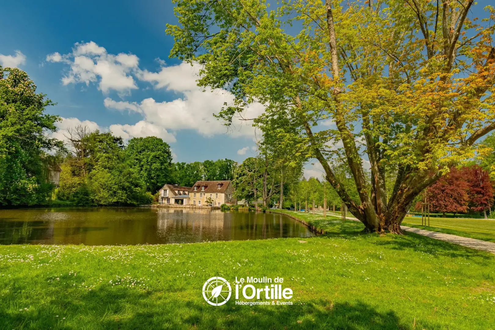 reservation hebergement insolite domaine foret compiegne oise booking moulin ortille photo (27)